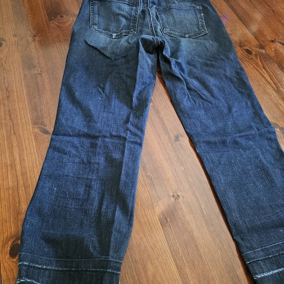 YOGA jeans. Size 27. Like new. - Picture 5 of 7